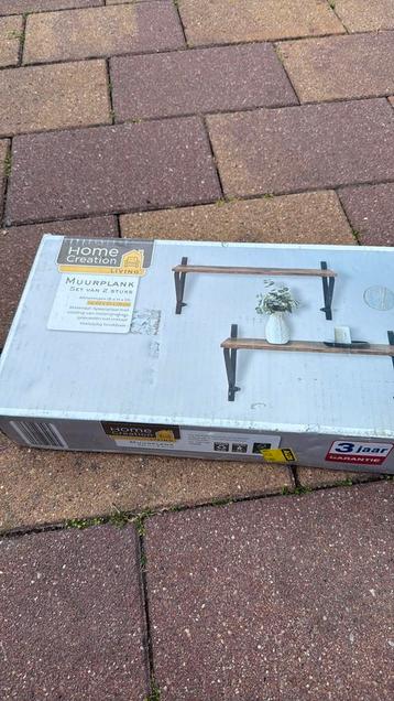 Wand planken set van 2 stuks nieuw beschikbaar voor biedingen