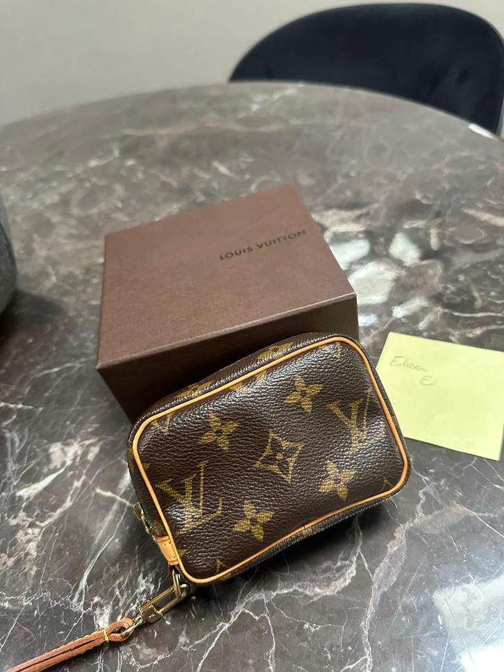 Louis Vuitton Monogram Trousse Wapity Case, Sieraden, Tassen en Uiterlijk, Tassen | Damestassen, Gebruikt, Avondtasje, Bruin, Ophalen of Verzenden