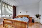 Tweepersoons bed met 2 nachtkastjes – klassiek houtdesign, Huis en Inrichting, Ophalen, Bruin, Tweepersoons, Hout