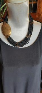 Antieke  etnische  ketting  zwarte koraal met amulet, Sieraden, Tassen en Uiterlijk, Antieke sieraden, Ophalen of Verzenden, Overige materialen