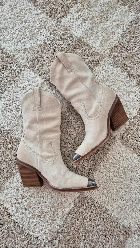 Bronx Suede Cowboylaarzen Beige Maat 36, Kleding | Dames, Schoenen, Zo goed als nieuw, Lage of Enkellaarzen, Beige, Ophalen of Verzenden