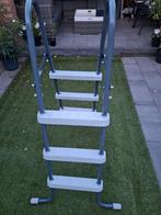 Zwembad trap, Tuin en Terras, Ophalen, Zo goed als nieuw