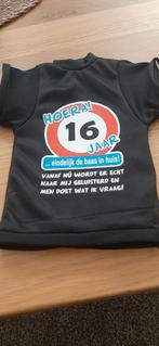 Mini  verjaardag shirtje hoera 16 jaar, Ophalen of Verzenden, Zo goed als nieuw