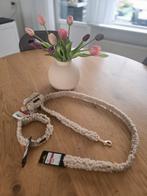 Nieuw! Beige fluffy set riem, halsband en zakjeshouder hond, Ophalen of Verzenden, Nieuw