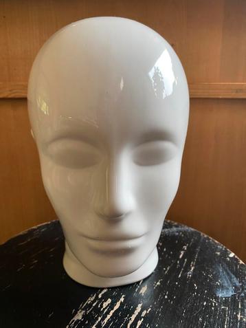 Vintage wit keramieken mannequin hoofd beschikbaar voor biedingen