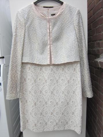 Jurk Beige, maat 46 + Jasje maat 42, Merk: Alle 2 Steps.Zgan beschikbaar voor biedingen