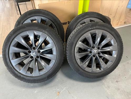 Tesla model X 20 inch winterset, Auto-onderdelen, Banden en Velgen, Band(en), Winterbanden, 20 inch, 275 mm, Ophalen