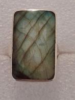 Zilveren ring met Labradoriet steen, Verzenden, 19 tot 20, Nieuw, Dame of Heer