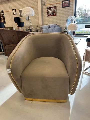 Luxe fauteuil VOOR MAAR €250‼️ beschikbaar voor biedingen