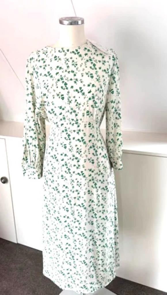 UNIQLO nieuwe flare dress wit groen dessin Large CHCS, Kleding | Dames, Jurken, Nieuw, Maat 42/44 (L), Groen, Onder de knie, Ophalen of Verzenden
