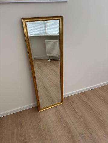 Klassieke nette spiegel, goudkleurig, afm. hxb 116 x 38 cm beschikbaar voor biedingen