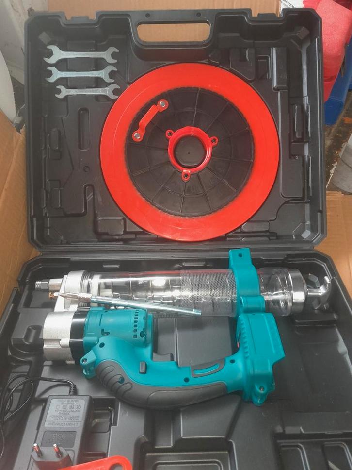 Elektrische Vetspuit werkt op makita accu - Nieuw in Koffer, Doe-het-zelf en Verbouw, Gereedschap | Handgereedschap, Nieuw, Ophalen of Verzenden