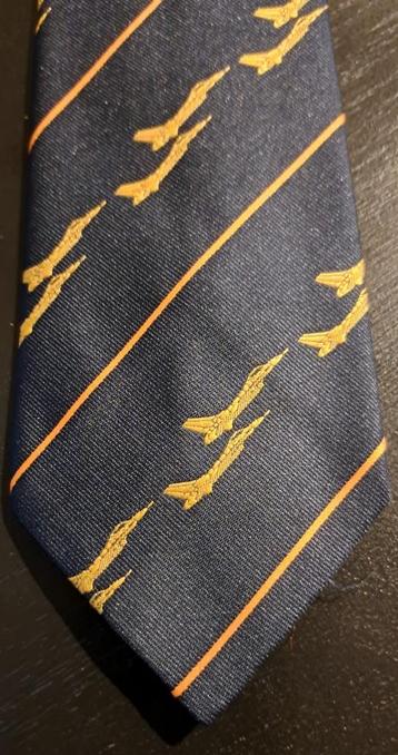 Gele Straaljager stropdas en oranje strepen Straaljagers beschikbaar voor biedingen