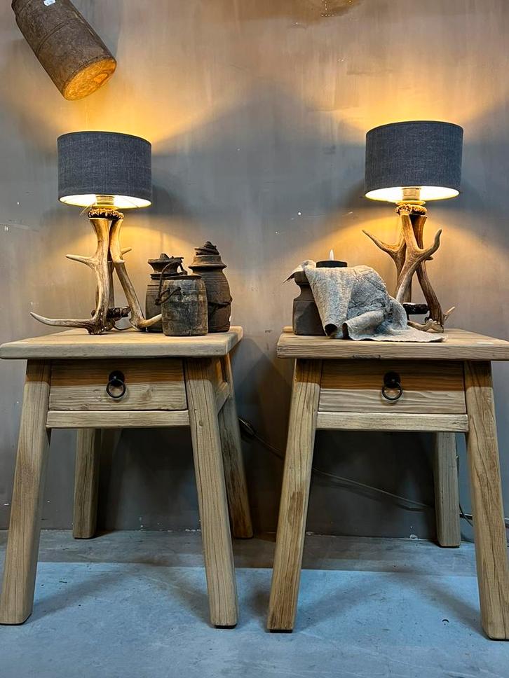 Nachtkastje met lade chinese elmwood bijzettafel stoer sober, Huis en Inrichting, Slaapkamer | Nachtkastjes, Zo goed als nieuw