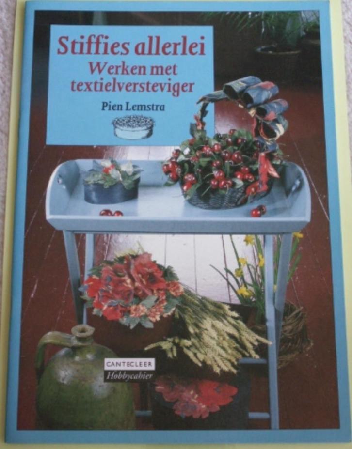 Boek Stiffies allerlei Werken met textielversteviger stiffie, Boeken, Hobby en Vrije tijd, Zo goed als nieuw, Overige onderwerpen