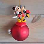 Disney Mickey en Minnie op kerstbal ornament, Ophalen of Verzenden, Mickey Mouse, Zo goed als nieuw, Beeldje of Figuurtje