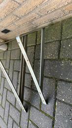 Metalen plankdragers - 3 stuks, Doe-het-zelf en Verbouw, IJzerwaren en Bevestigingsmiddelen, Ophalen, Gebruikt