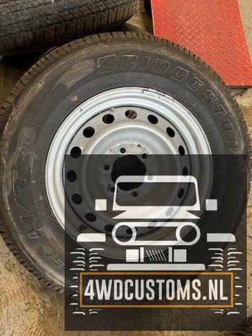 Set banden en stalen velgen Bridgestone dueler H/T 245/70R17 beschikbaar voor biedingen