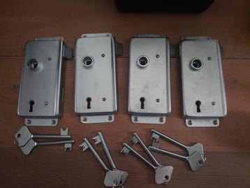 Slot mechanisme voor deuren beschikbaar voor biedingen