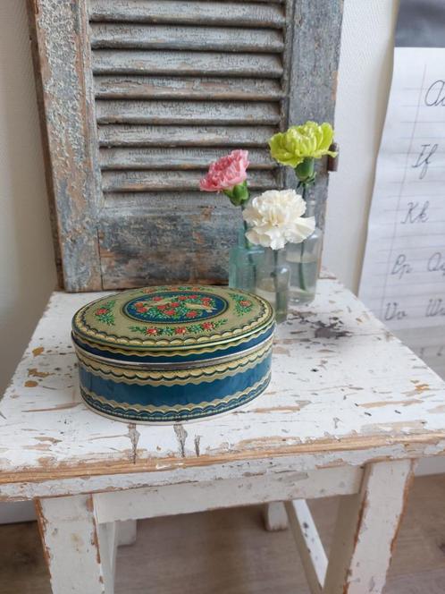 Prachtig oud ovaal blikje met bloemetjes en duif, Antiek en Kunst, Antiek | Woonaccessoires, Ophalen of Verzenden