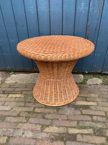 Rotan jaren 70 koffietafel beschikbaar voor biedingen
