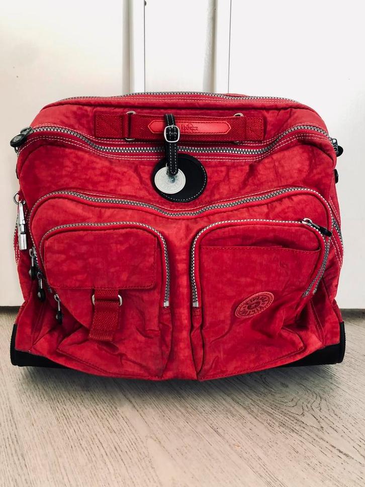 in goede staat: kleine Kipling koffer op wielen, Sieraden, Tassen en Uiterlijk, Koffers, Gebruikt, Overige materialen, Minder dan 50 cm