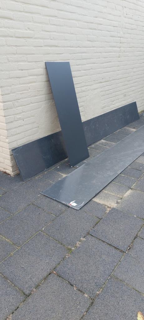 Te koop 3 stuks  nieuwe antraciet trespa stroken, Doe-het-zelf en Verbouw, Platen en Panelen, Nieuw, HPL, Minder dan 20 mm, Ophalen