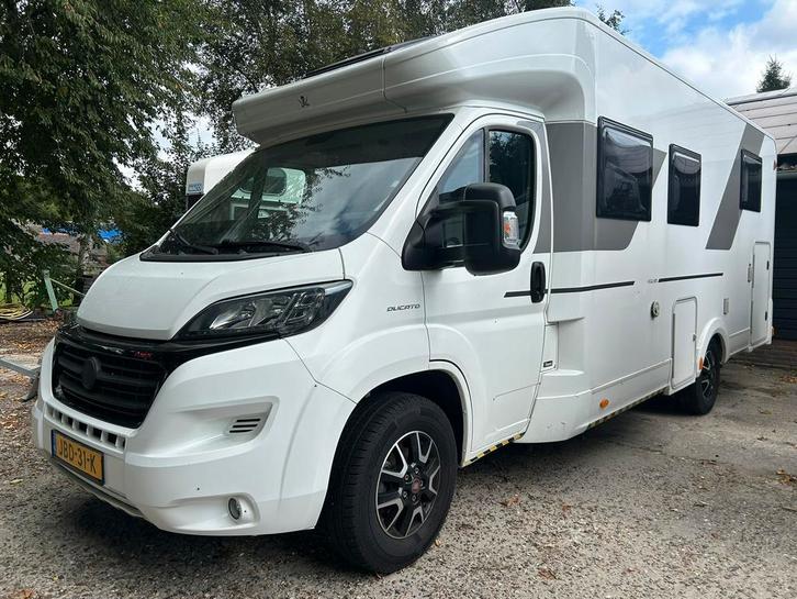 Adria Sun Living S 75 SC Queensbed Luchtvering 5 personen, Caravans en Kamperen, Campers, Bedrijf, tot en met 5, Half-integraal