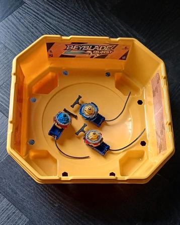 Beyblade Burst Set met Arena beschikbaar voor biedingen