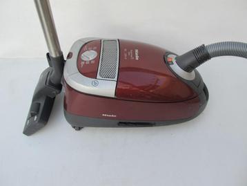 Zeer krachtige 2200 watt Miele Total Care 5000 Stofzuiger  beschikbaar voor biedingen