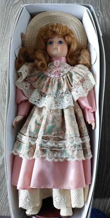 Leuke oude poppen.  beschikbaar voor biedingen
