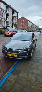 Opel Astra 1.0 Turbo 77KW 5D 2017 Grijs, Auto's, Origineel Nederlands, Te koop, Zilver of Grijs, 5 stoelen