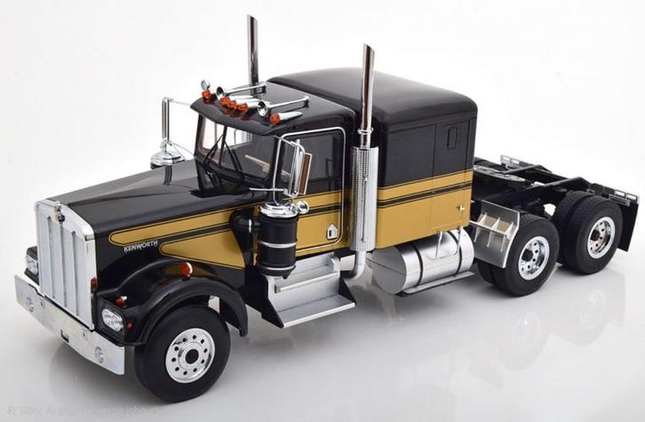 1:18 Truck Kenworth W900 – Zwart/Goud –Smokey And The Bandit, Hobby en Vrije tijd, Modelauto's | 1:18, Zo goed als nieuw, Auto