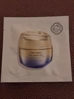 Shiseido Vital Perfection Sachet 1,5ml - Nieuw!, Ophalen of Verzenden, Nieuw, Gehele gezicht, Verzorging