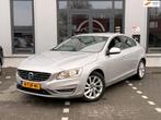 Volvo S60 1.6 D2 Summum|Leer|Automaat|Trekhaak|Pdc, Auto's, Volvo, Euro 5, Gebruikt, 4 cilinders, Met garantie (alle)