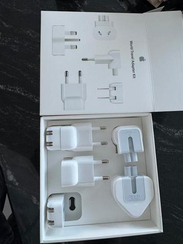 Internationale reisstekker - power adapter beschikbaar voor biedingen