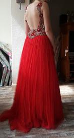 Prachtige rode baljurk met open rug ️, Kleding | Dames, Gelegenheidskleding, Maat 38/40 (M), Galajurk, Ophalen of Verzenden, Zo goed als nieuw