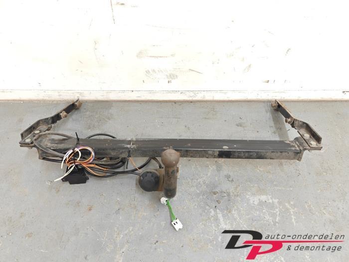 Trekhaak van een Nissan Note, Auto-onderdelen, Ophanging en Onderstel, Nissan, Gebruikt, 3 maanden garantie, Ophalen of Verzenden