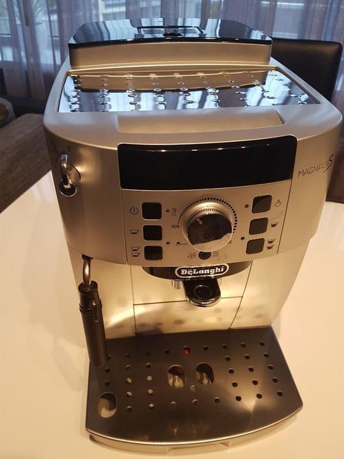 DeLonghi Magnifica S koffiemachine, Witgoed en Apparatuur, Koffiezetapparaten, Gebruikt, Gemalen koffie, Koffiebonen, Koffiemachine