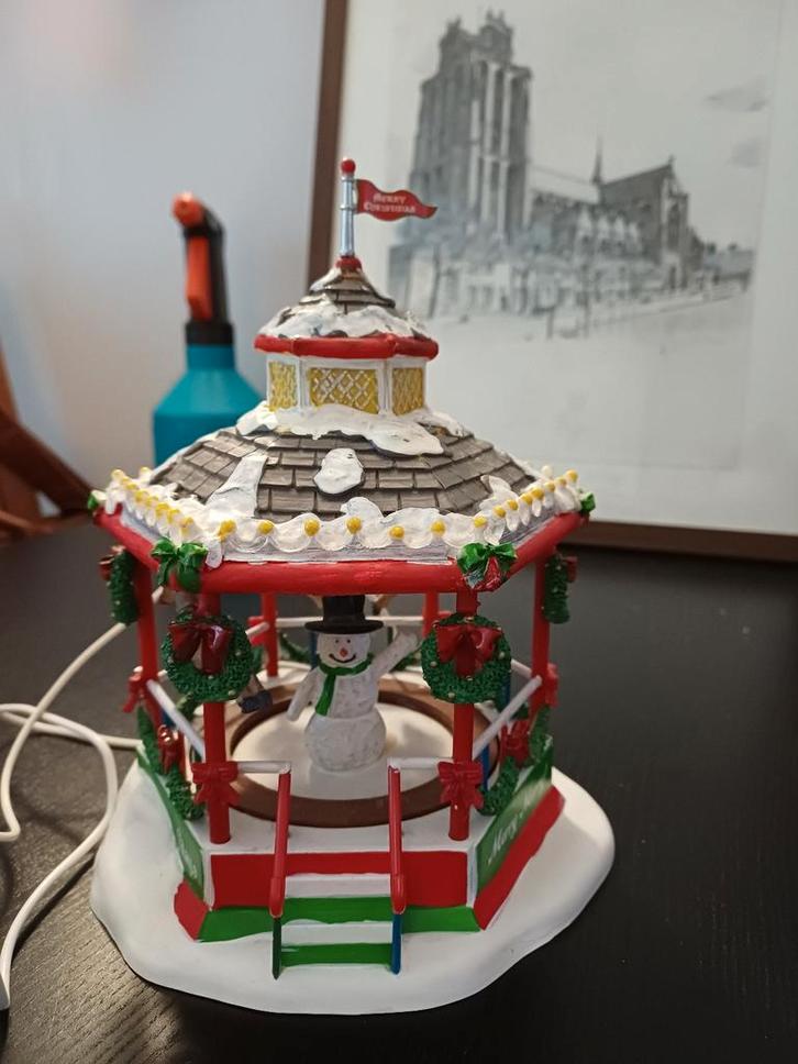 Lemax christmas carousel 84822 met licht en beweging, schade, Diversen, Kerst, Ophalen of Verzenden