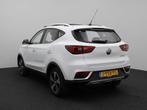 MG ZS EV Luxury 45 kWh | Leder | Navi | Panoramadak | Camera, Auto's, MG, Origineel Nederlands, Te koop, Emergency brake assist