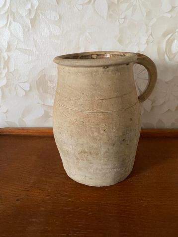 Antieke aardewerken kruik / kan beschikbaar voor biedingen