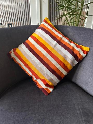 4 leuke kussenhoesjes, mogen samen of apart beschikbaar voor biedingen
