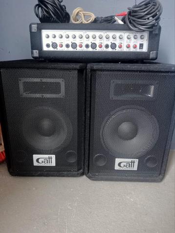 Versterker mixer
2x 200 watt

2 speakers 400watt p.s
10 inch beschikbaar voor biedingen