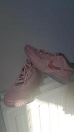 Nike schoenen maat 38, Sport en Fitness, Basketbal, Ophalen of Verzenden, Zo goed als nieuw, Schoenen