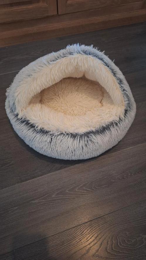 Te koop: poezen mandje, Dieren en Toebehoren, Kattenmanden, Nieuw, Ophalen