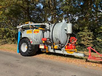 Veenhuis 14 m3 ecovac mesttank met zwaaizuigarm beschikbaar voor biedingen