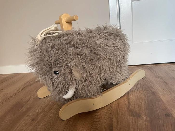 ZGAN Super zacht ‘hobbelpaard’ Mammoet. Merk Kid’s Concept, Kinderen en Baby's, Speelgoed | Hobbelfiguren, Zo goed als nieuw, Ophalen of Verzenden