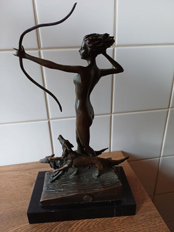 Bronzen Diana met Honden - Laurentz, Antiek en Kunst, Kunst | Beelden en Houtsnijwerken, Ophalen of Verzenden