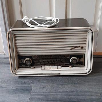 Vintage Radio beschikbaar voor biedingen